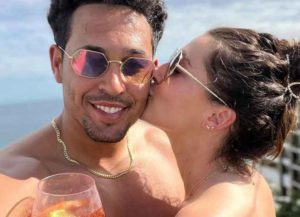 'Bachelor In Paradise' Stars Becca Kufrin & Thomas Jacobs Kiss On Mexican Vacation (Image: Instagram)