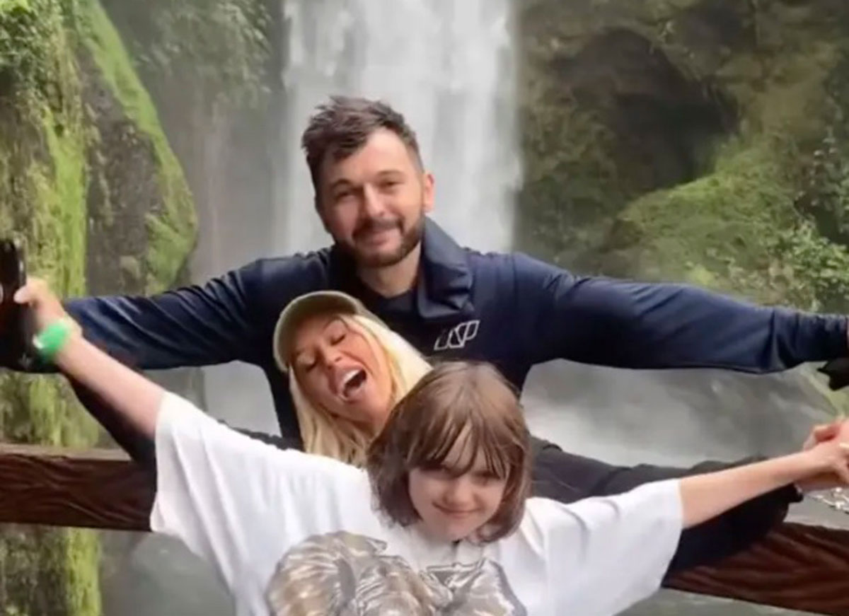 Christina Aguilera & Daughter Summer Take In Waterfall On Costa Rica Vacation