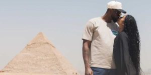 Gabrielle Union & Dwayne Wade share a kiss at the pyramids in Egypt (Image: Instagram)