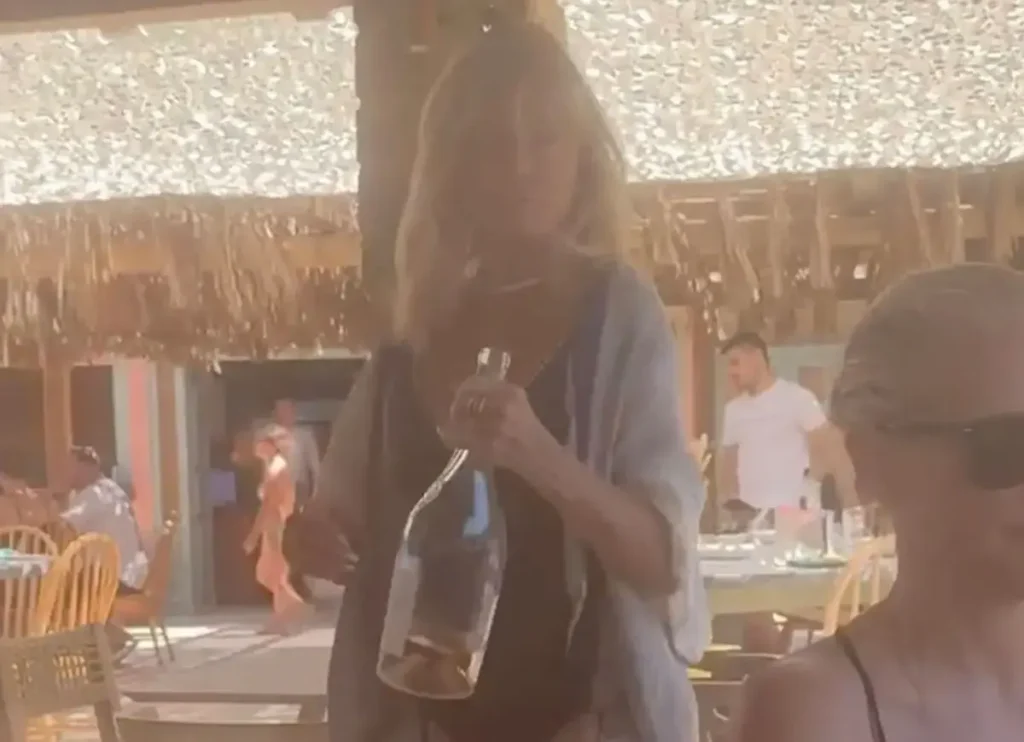 Goldie Hawn’s Greek Getaway Is A Masterclass In Multigenerational Travel
