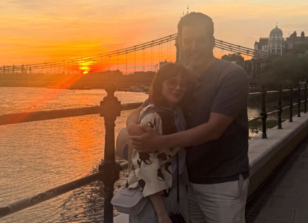 Jonathan Scott & Zooey Deschanel Enjoy A Date Night Out In London