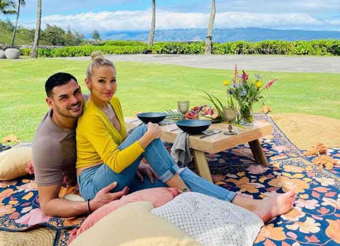 Selling Sunset’s Mary Fitzgerald & Romain Bonnet Picnic In Maui!