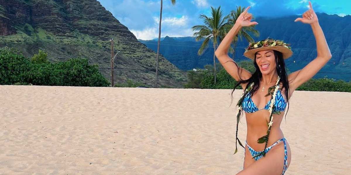 Nicole Scherzinger Glows In Blue Bikini As She Dances On Hawaii Beach