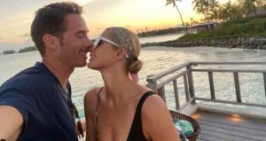 Paris Hilton & Husband Carter Reum Kiss On Honeymoon In Maldives (Image: Instagram)