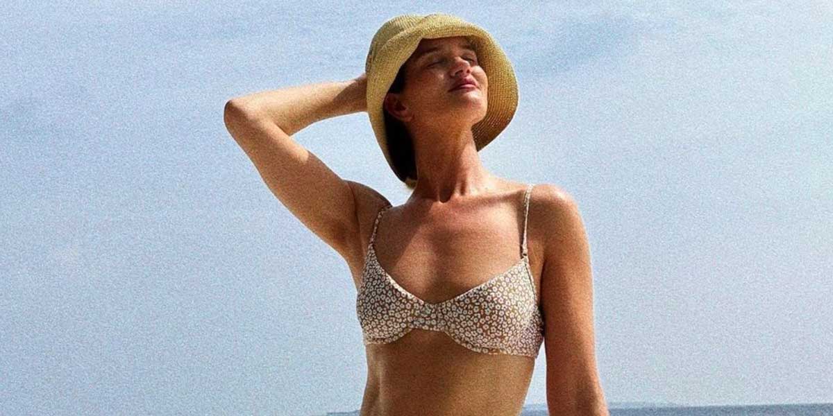 Rosie Huntington-Whiteley Strips Down For Her Vacation In The Maldives