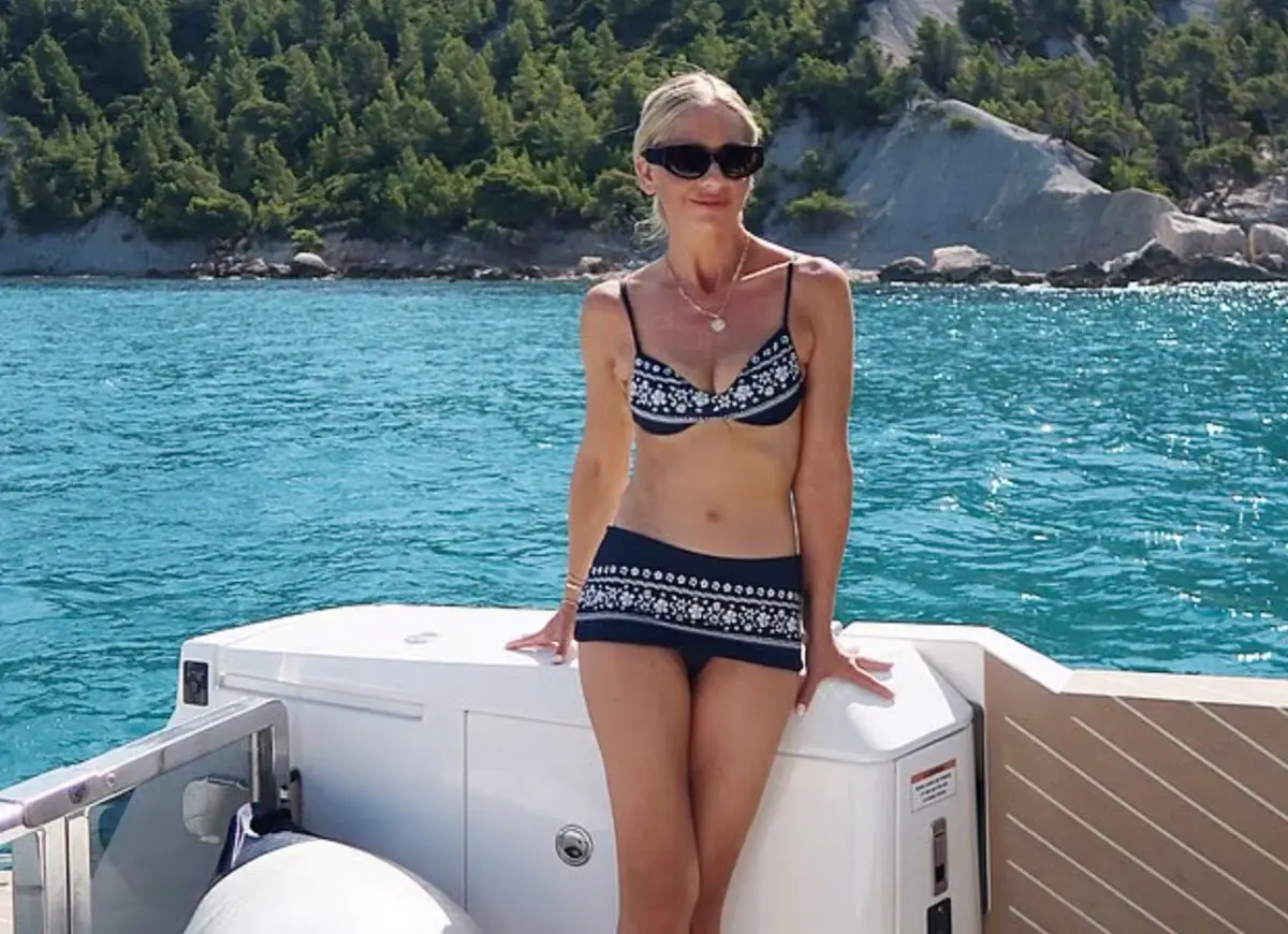 Sarah Michelle Gellar Turns Heads With Stylish French Riviera Getaway Photos